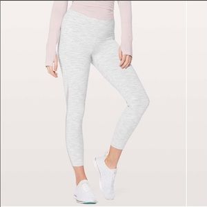 Lululemon TRAIN TIMES 7/8 PANT 25"
WEE ARE FROM SPACE NIMBUS BATTLESHIP/ICE GREY